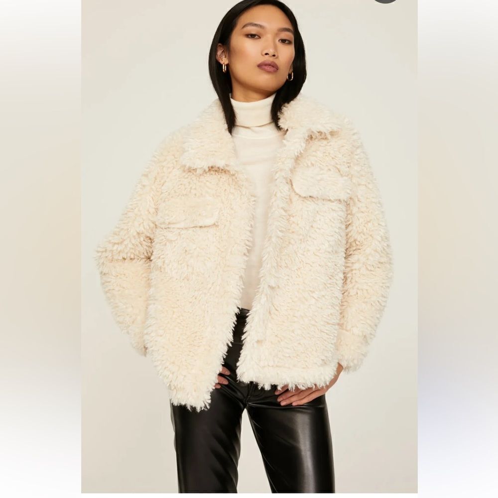 Love, Whit by Whitney Port Cream Sherpa Jacket Size Medium